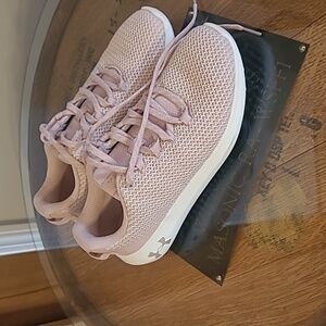 Under Armour tennis shoes